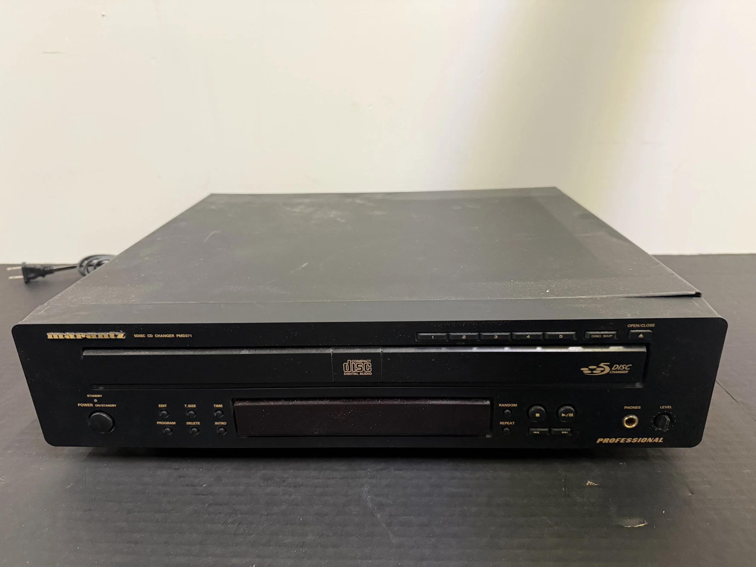 181.  Marantz 5 disc CD changer PMD371/U1B, not tested, as is smoking environment