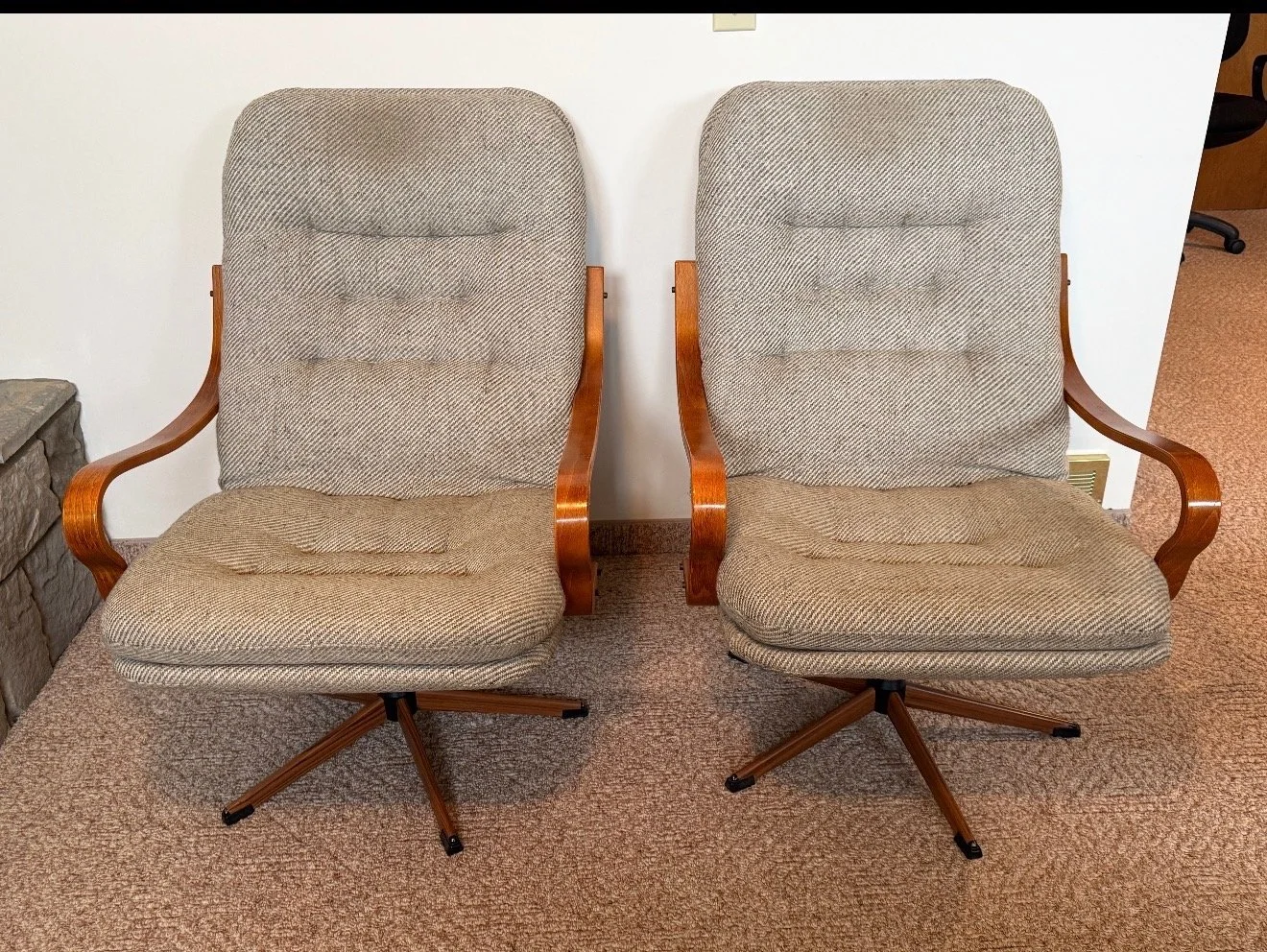 208.  Mid Century Modern, pair of swivel chairs, 25x28x35"  great condition