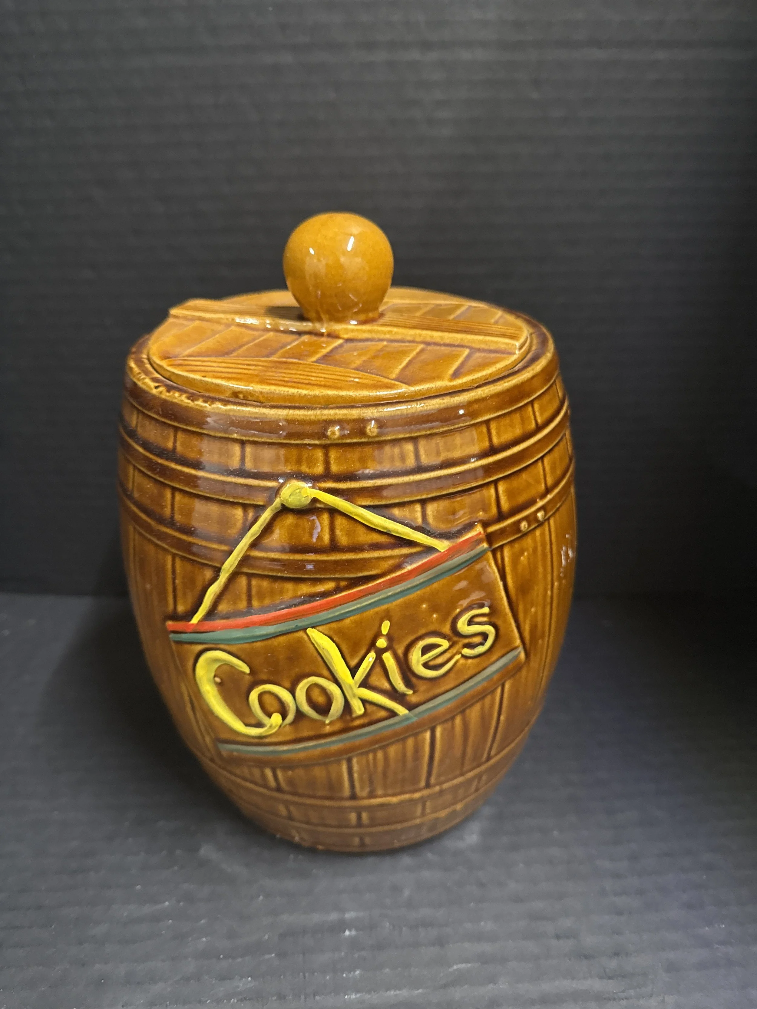 117.  Cookie jar, unmarked McCoy, 9"T