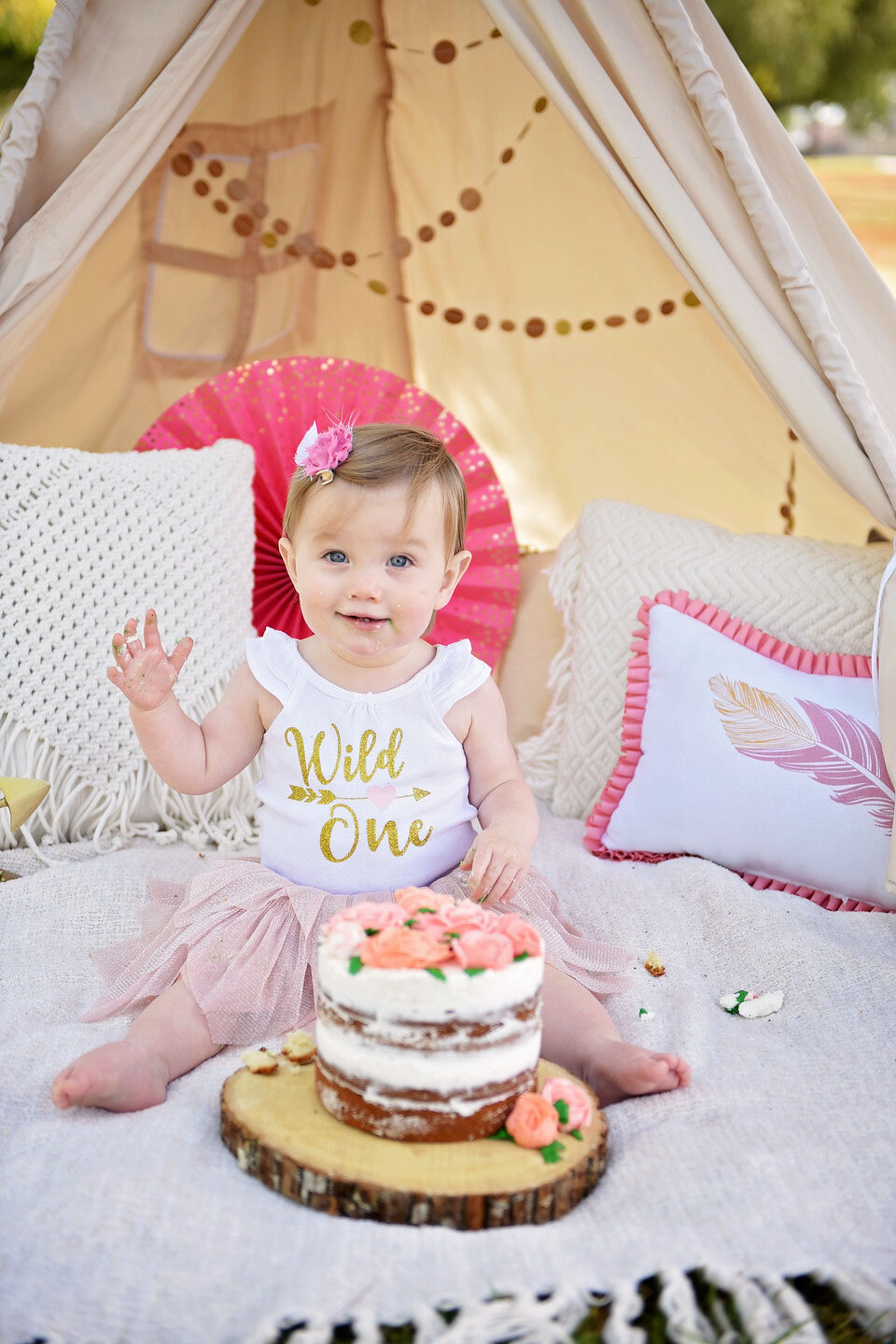 1st birthday cake smash lakers baby photoshoot