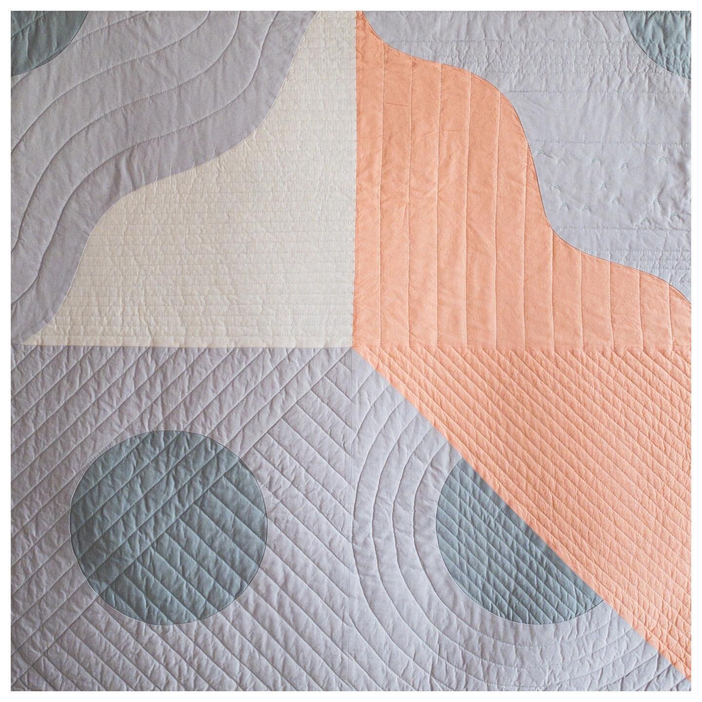 Recently completed baby quilt for a friend 🩶
#wastedpathquilt #modernquilting #modernquilt #modernquilter #modernquilts