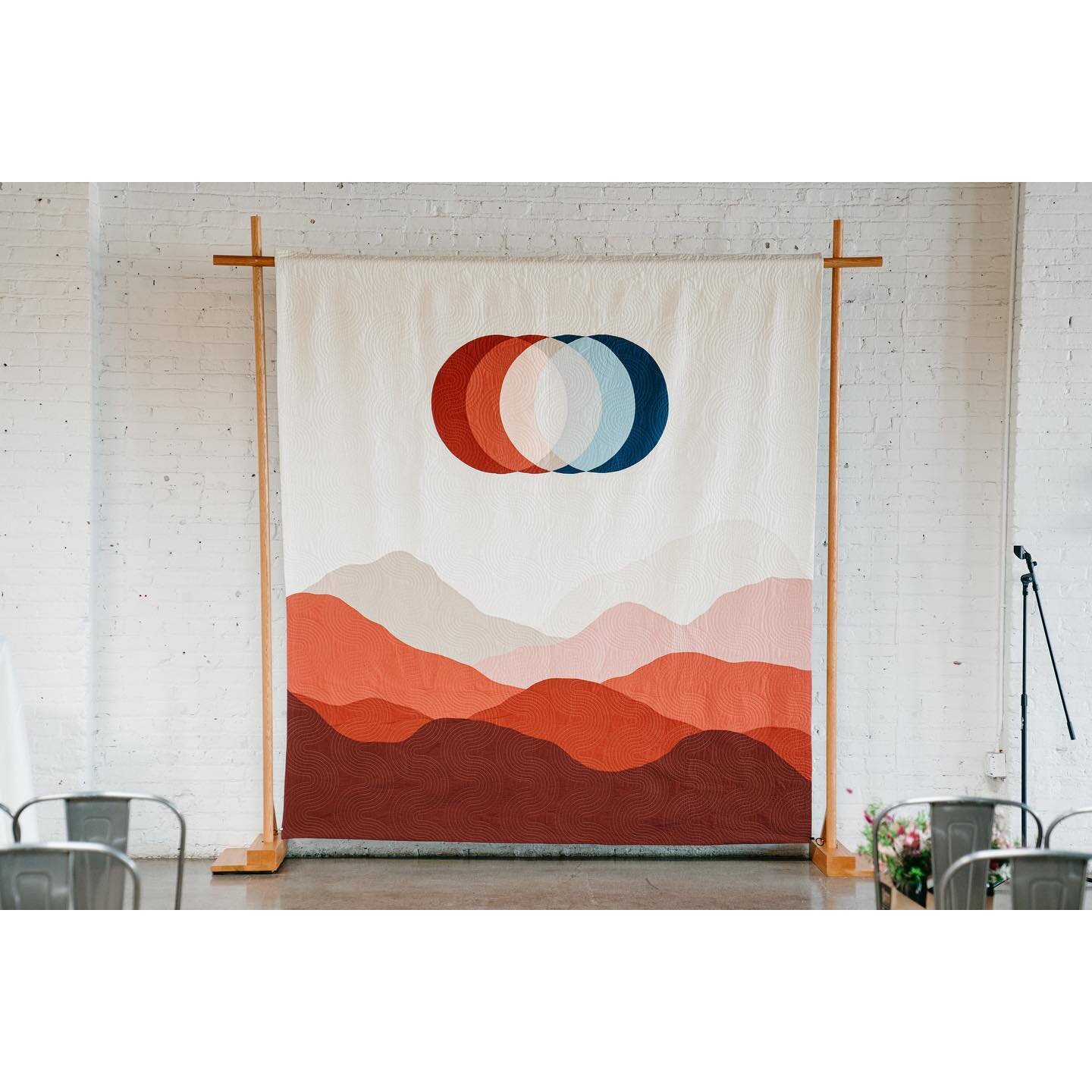 Quietly worked on this king size mountain scene quilt the past few months for my little sister&rsquo;s wedding ceremony backdrop. Truly proud of how this turned out and love how it looked in the space @skylight.828 
@cottonandbourbon #watercoloreclip