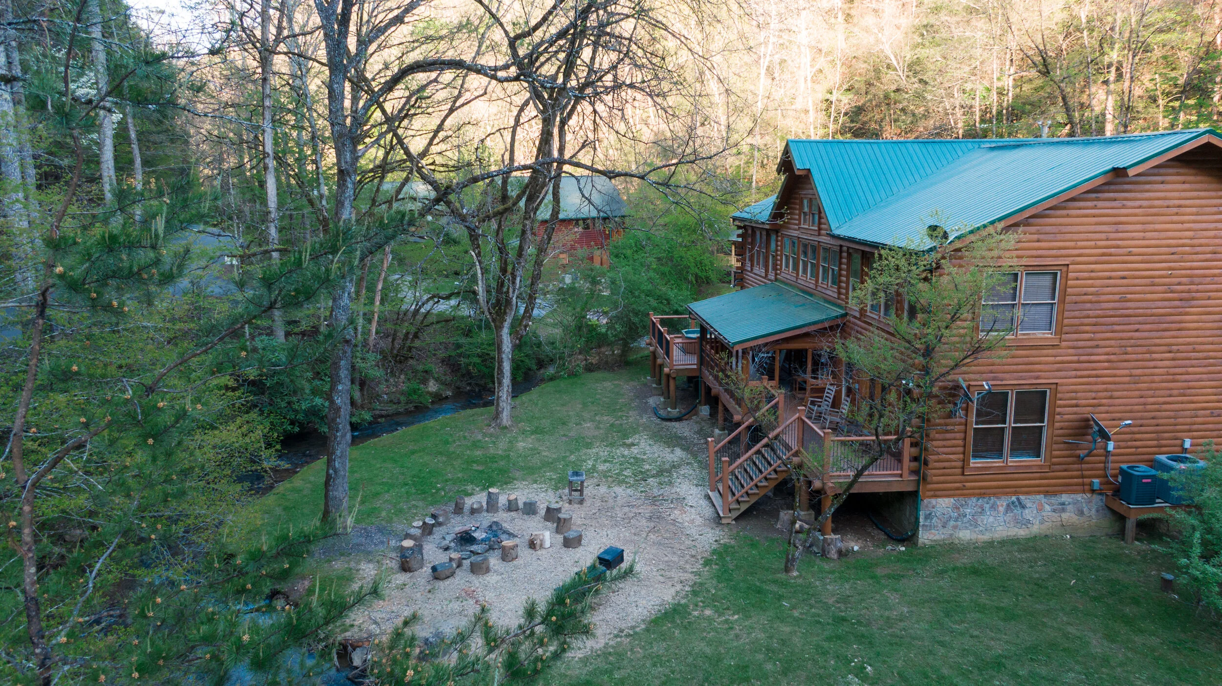 The Lodge at Caney CreekCabinRental — Thomas Rentals