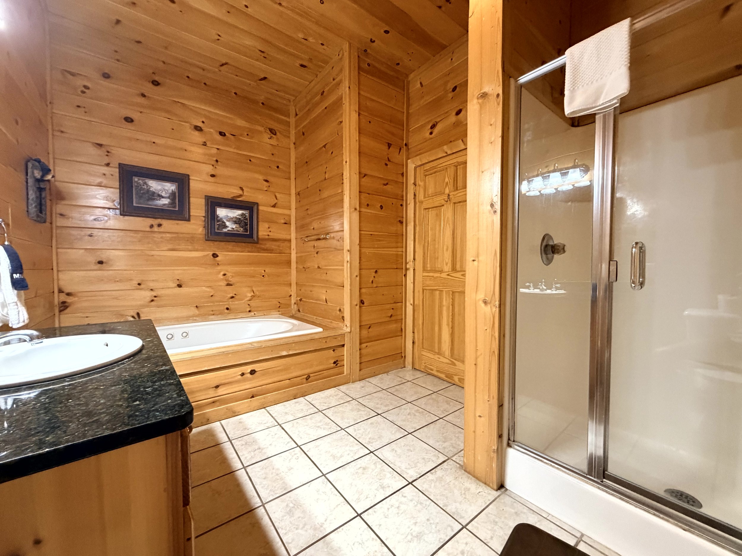 5 Bath (2).jpg