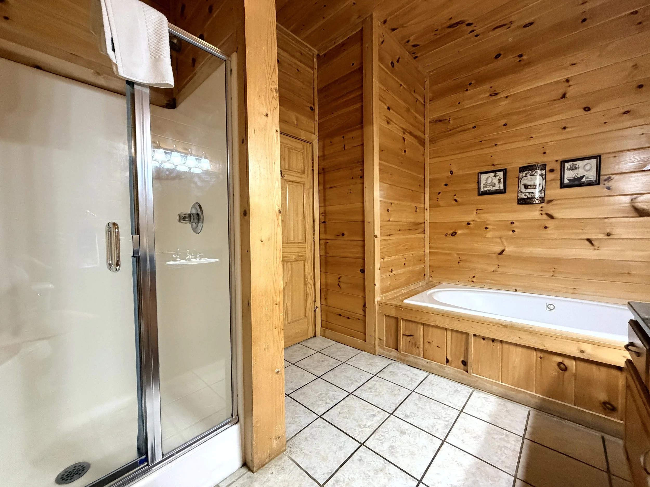 6 Bath (3).jpg