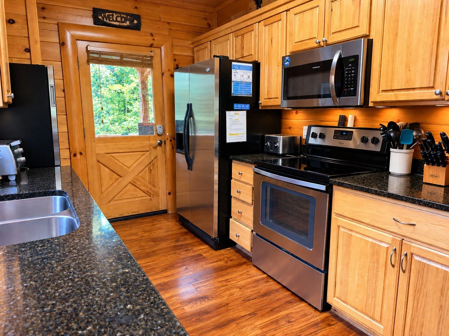 Kitchen (2).jpg