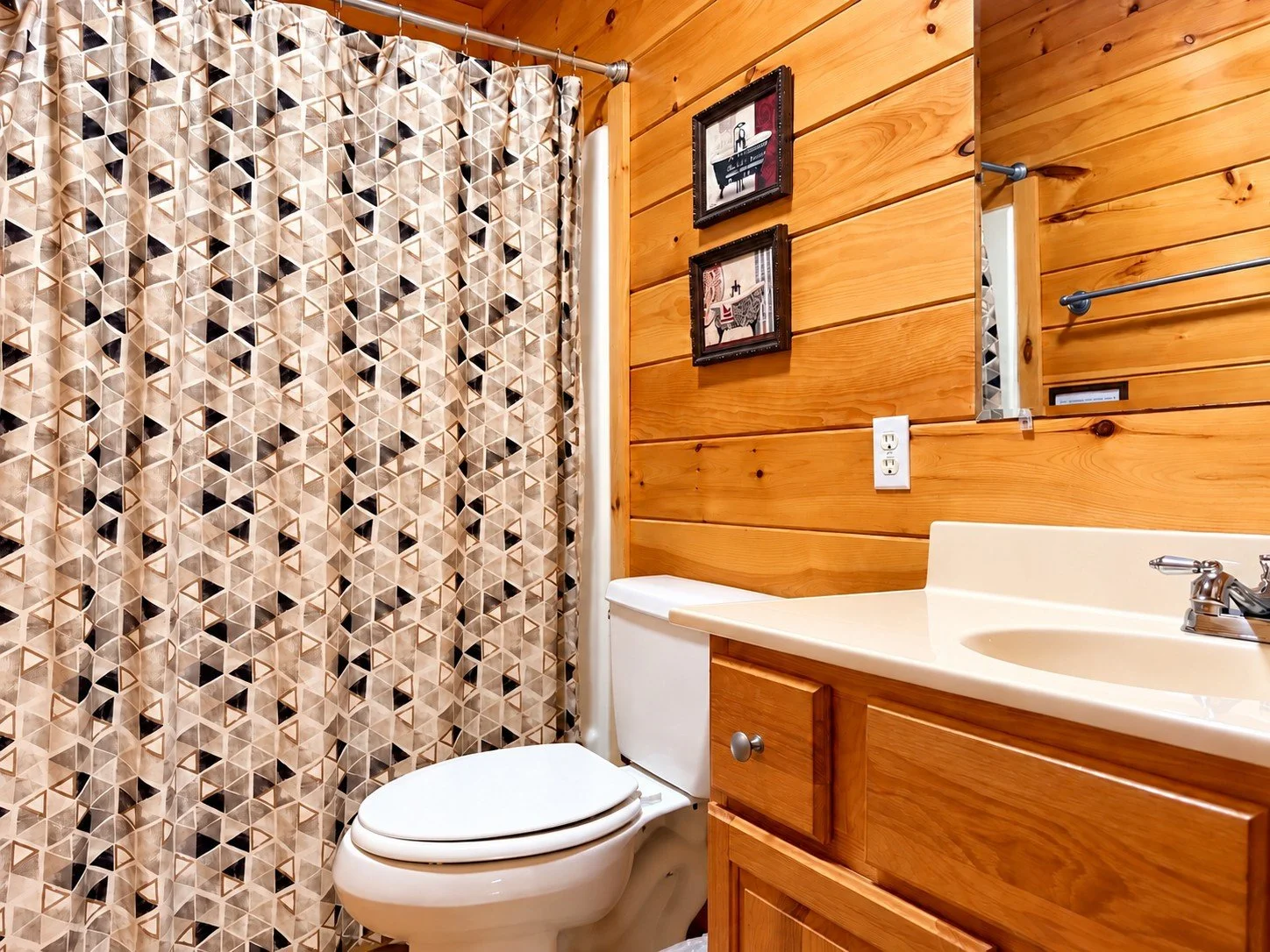 4 Bath.jpg