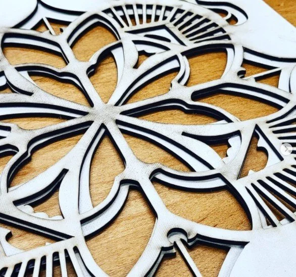 Sneak peak of artist @taylorsandell 's work for the Revelstoke Visual Arts Centre's Anything Goes exhibition fundraiser - opening today π
Check it out online https://revelstokeartgallery.ca/
@revelstoke_visualartscentre
@troteclaser
#AnythingGoes