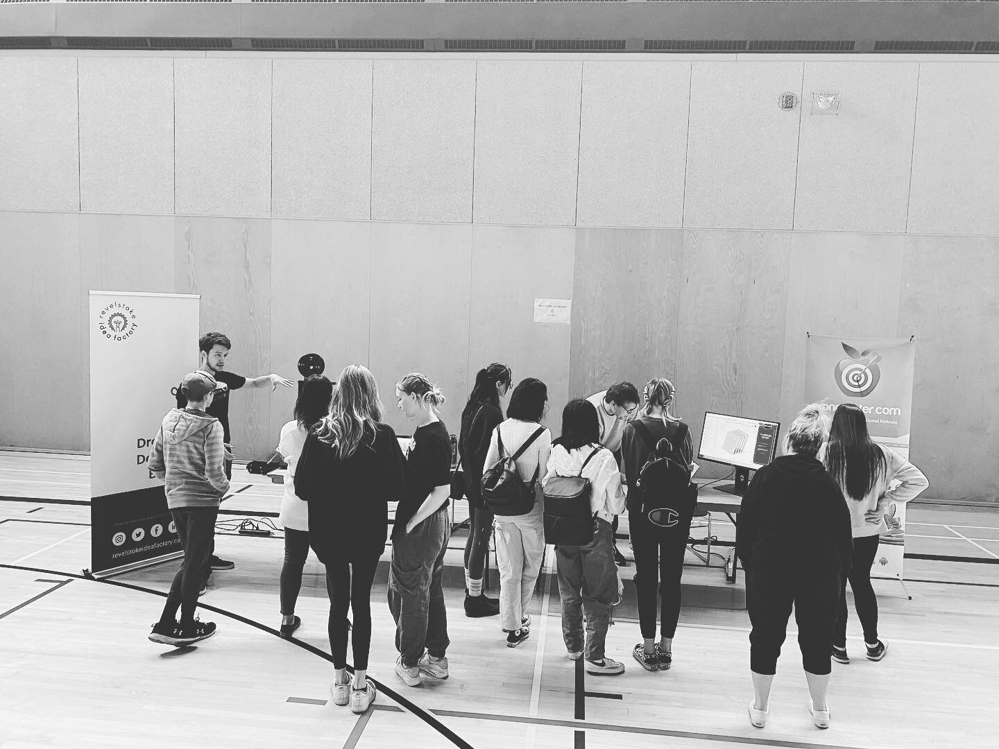 Come down and see us at the Revy Science &amp; Tech Summit at Revelstoke Secondary today. General public welcome between 12:30pm and 2:00pm 🤖 #SD19 #cityofrevelstoke #screensmart #revyscience&amp;techsummit #revelstokesecondary