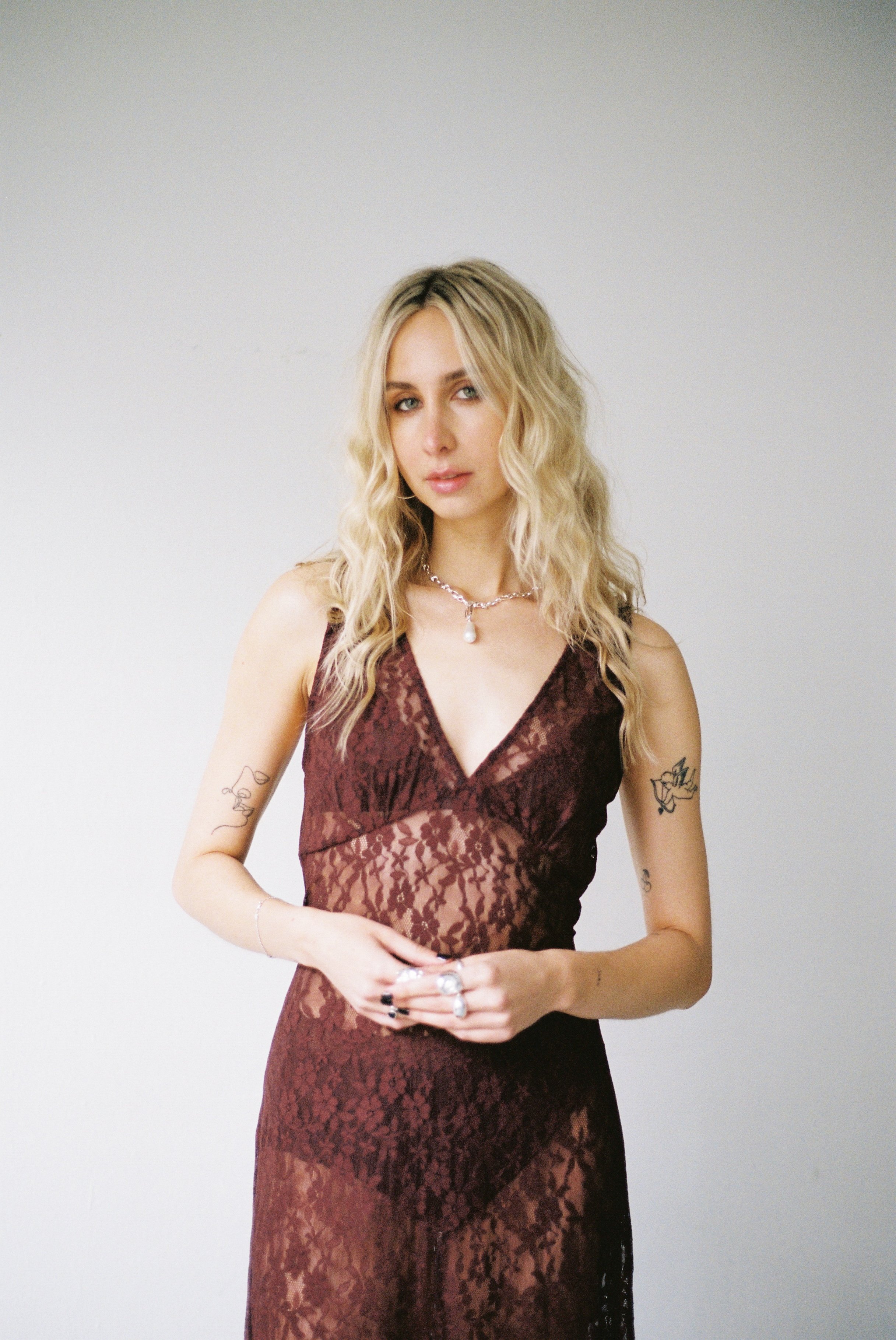 SUKI_MERLOT_DRESS_MONIKA_THE_LABEL_003.jpg