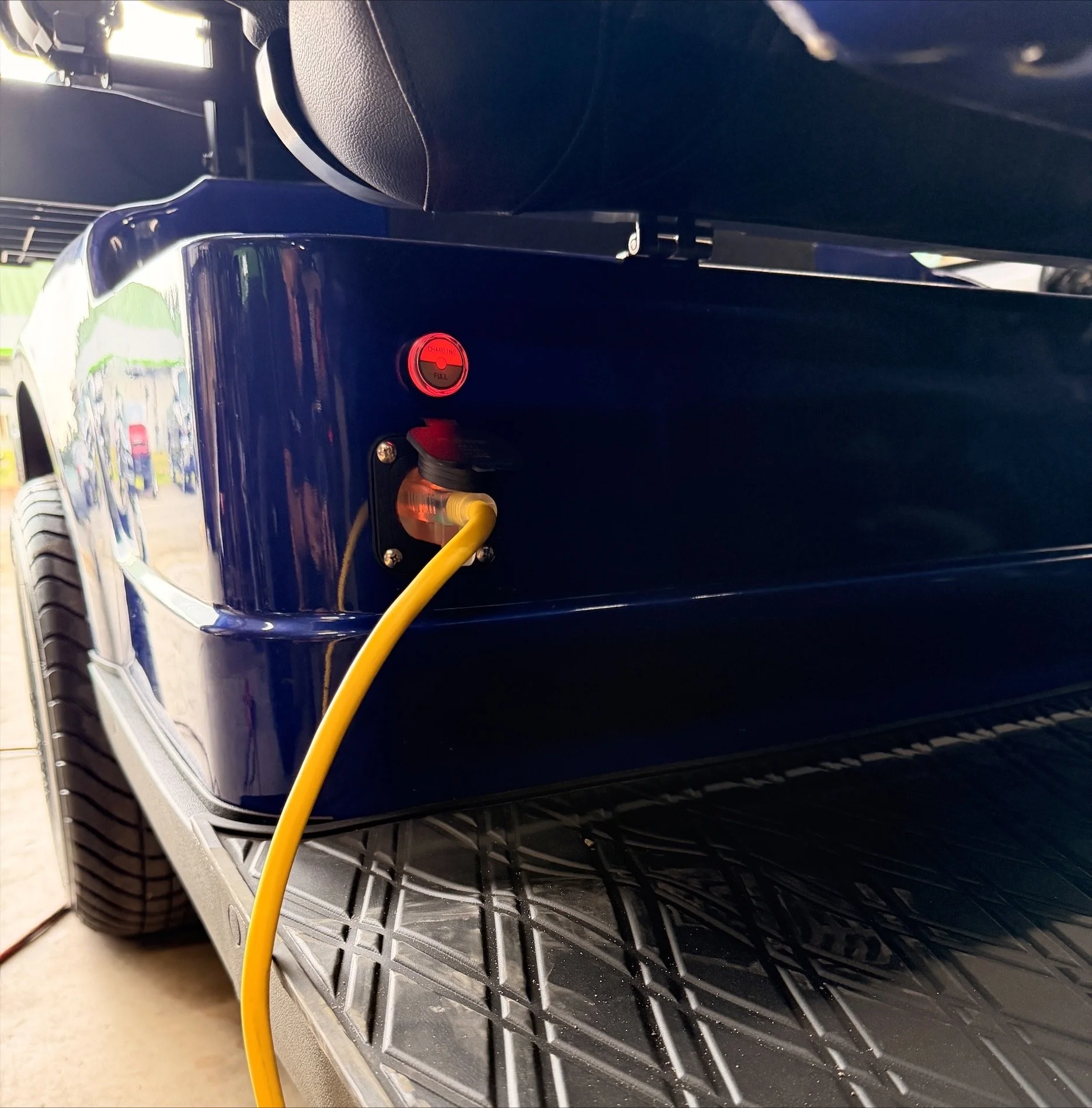 VCarts Charing Port While Charging NOT FULLY CHARGED.jpg