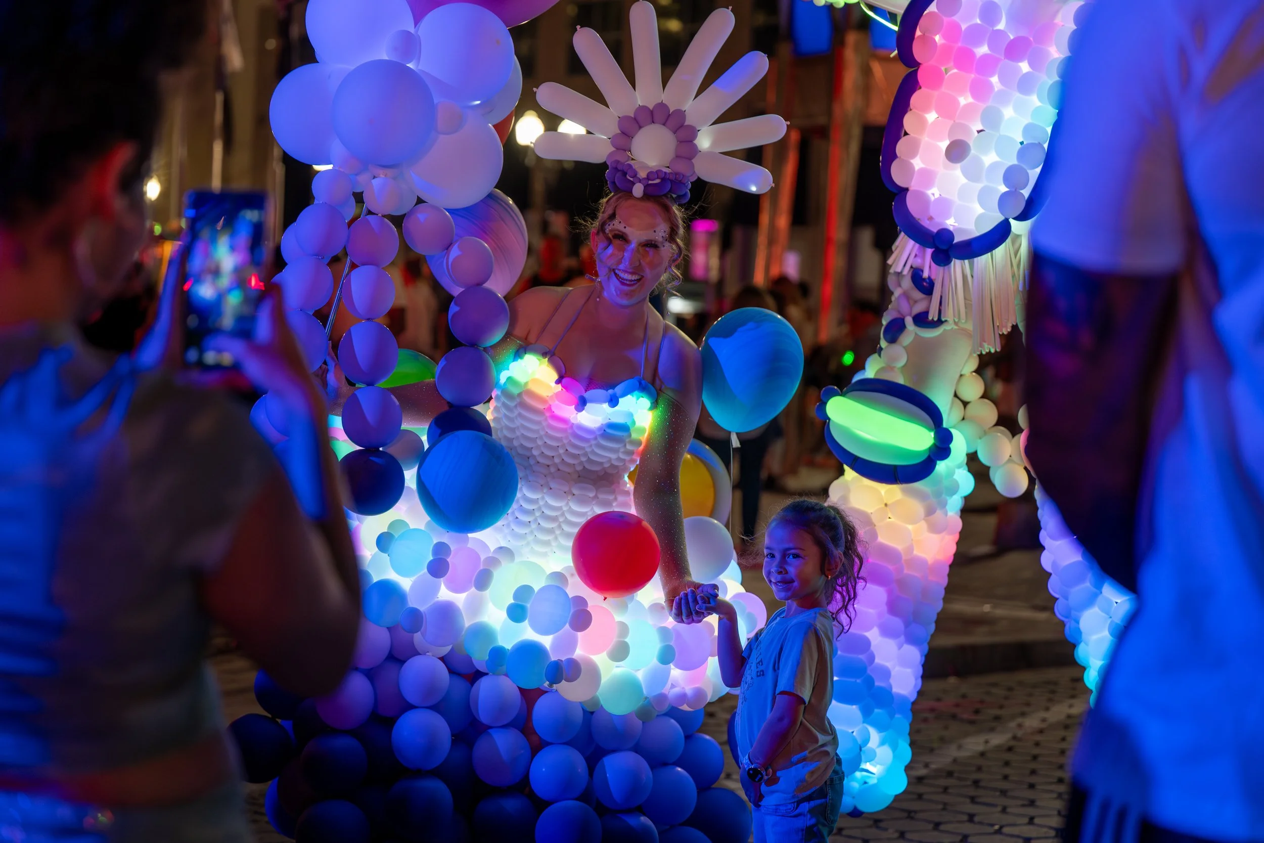 Andreae Balloon Studio performs at IMMERSE in Downtown Orlando