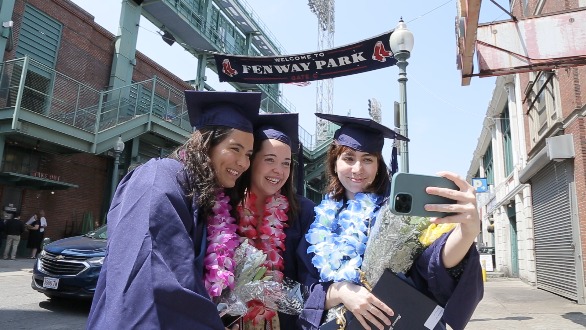 commencement-thumbnail-02.png