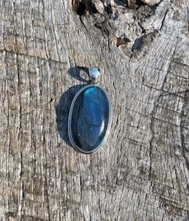 Sterling Silver Labradorite Pendant