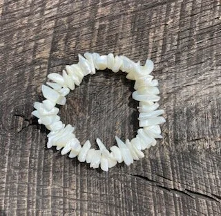Mother of Pearl Chip Bracelet
