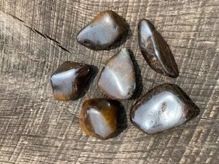 Tiger iron Tumbled Stone