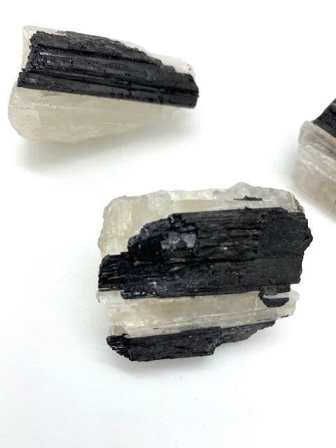 MIN-roughblacktourmmatrixa.jpg