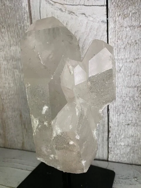 MIN-quartzonmb09a.jpg