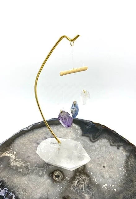 MIN-deskchimeqtzamykyanite.jpg