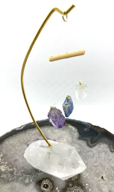 MIN-deskchimeqtzamykyanitea.jpg