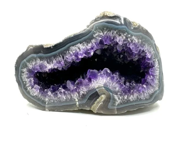 MIN-amethystgeode02a.jpg