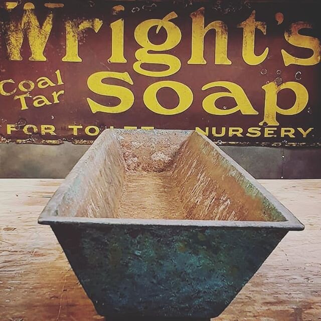 Now sold. We have a few cast urns planters available. See website for stock and our feed .
*
#suffok #vintage #vintagedecor #garden #enamelsign #eastanglia