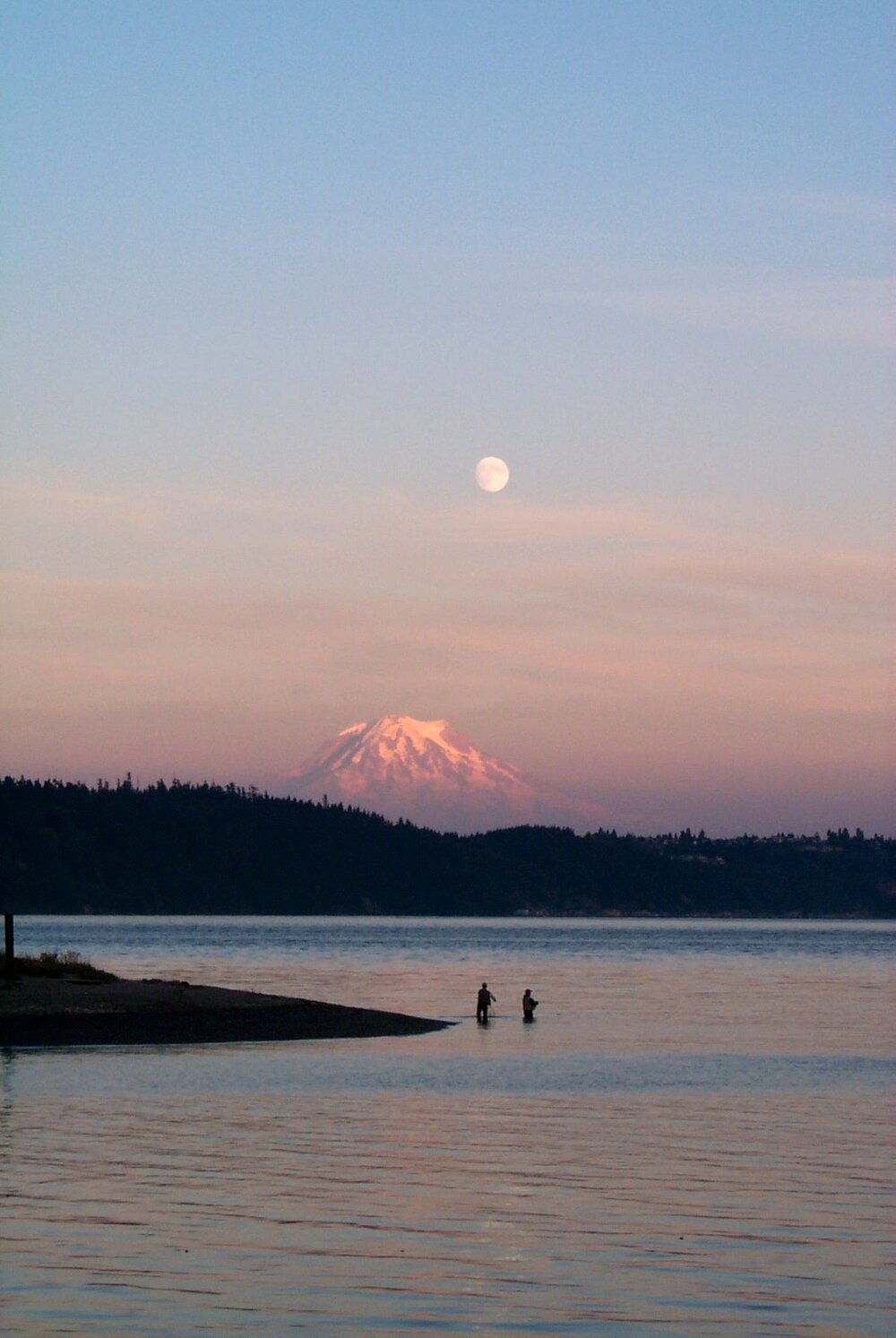Mt. Ranier, Washington State, 2000. By Carol Baldwin (Affiliation: NOAA OMAO)
