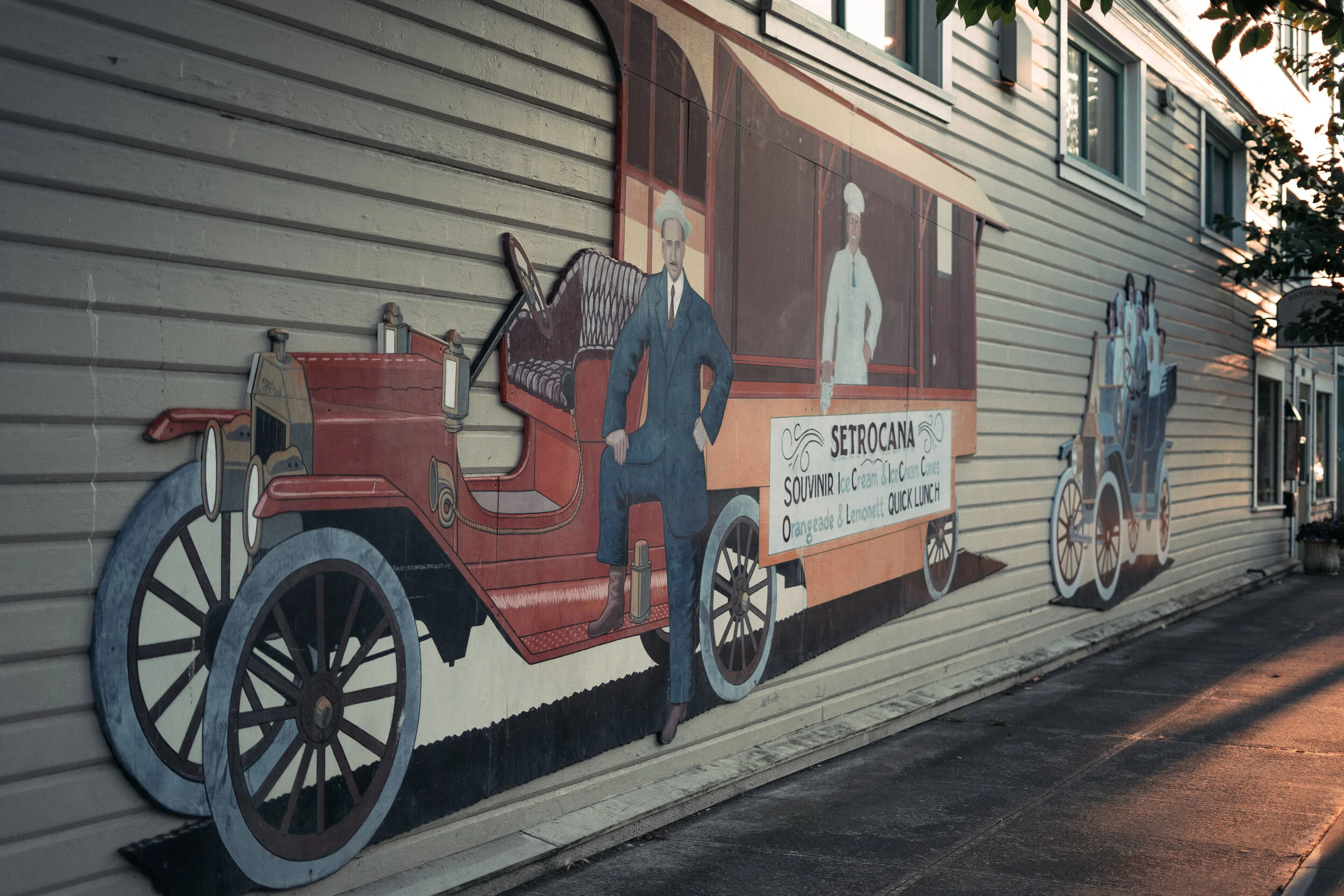 Zack Benn and his Model T lunch wagon, Setrocana, first in USA, 1912