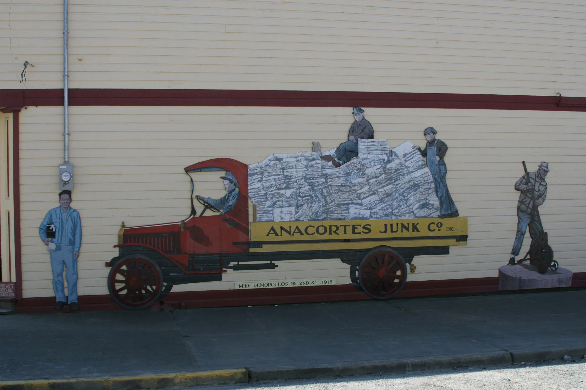 Anacortes Junk Co. Mack Truck/Mike Demopoulos ’18 — Bill Mitchell Mural