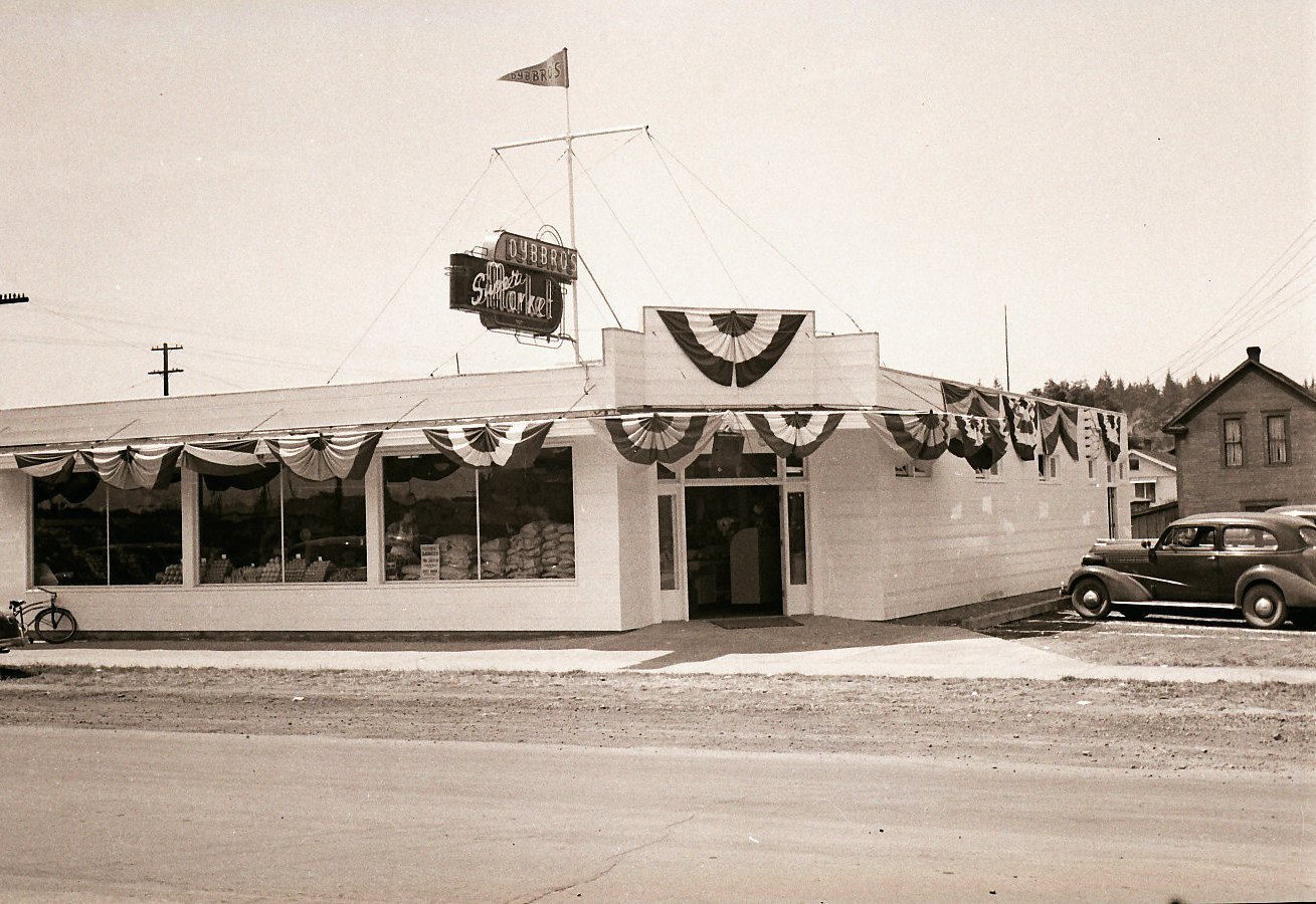  Dybbro's Meats and Grocery was located at 318 Commercial from c. 1937 to 1939. It moved to 15th and Commercial in 1941 and became Dybbro's Super Market, according to the 1941 directory.  —  Anacortes Historic Photo Archive  