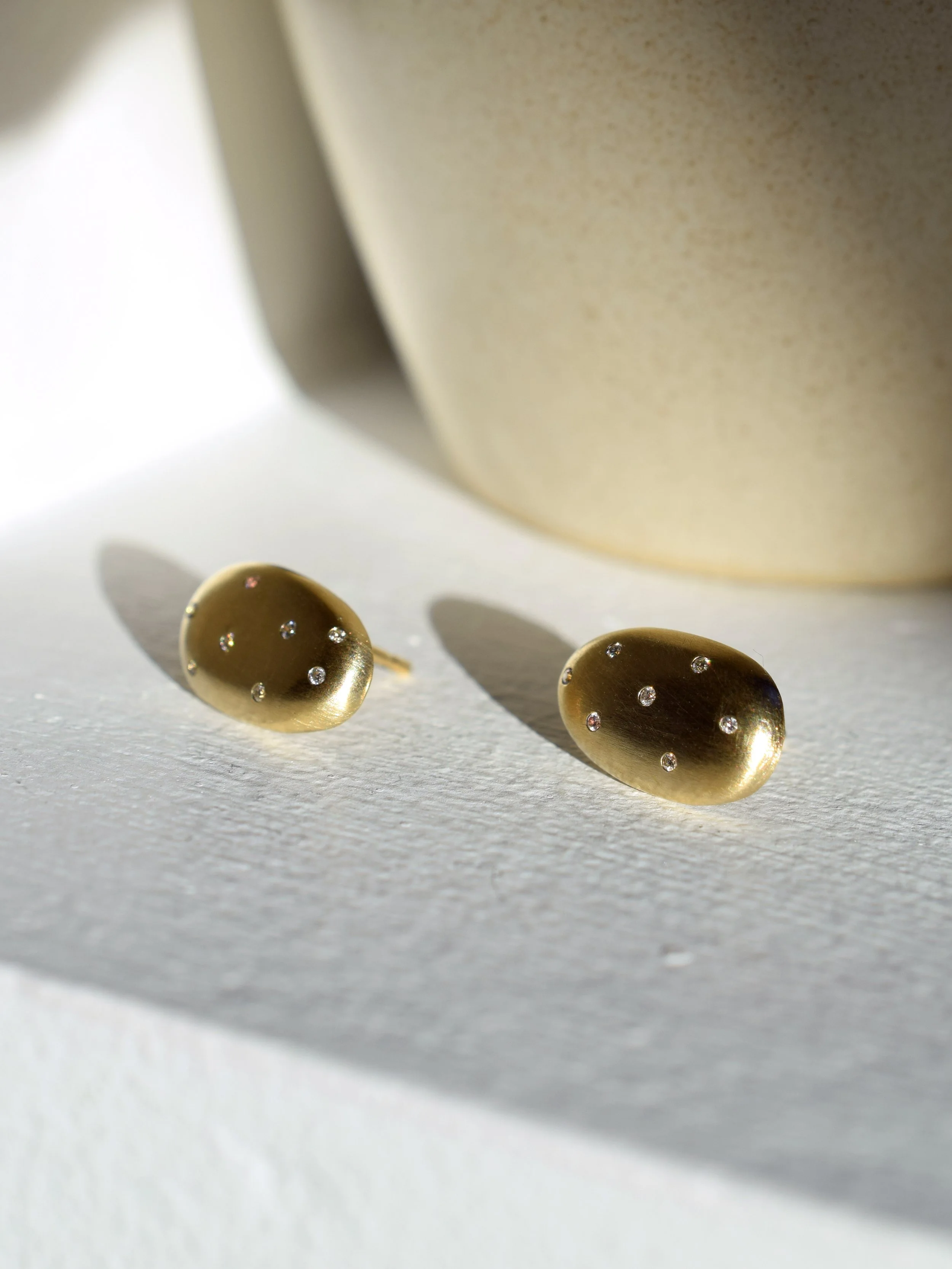 isle.polka.dot.studs2.JPG