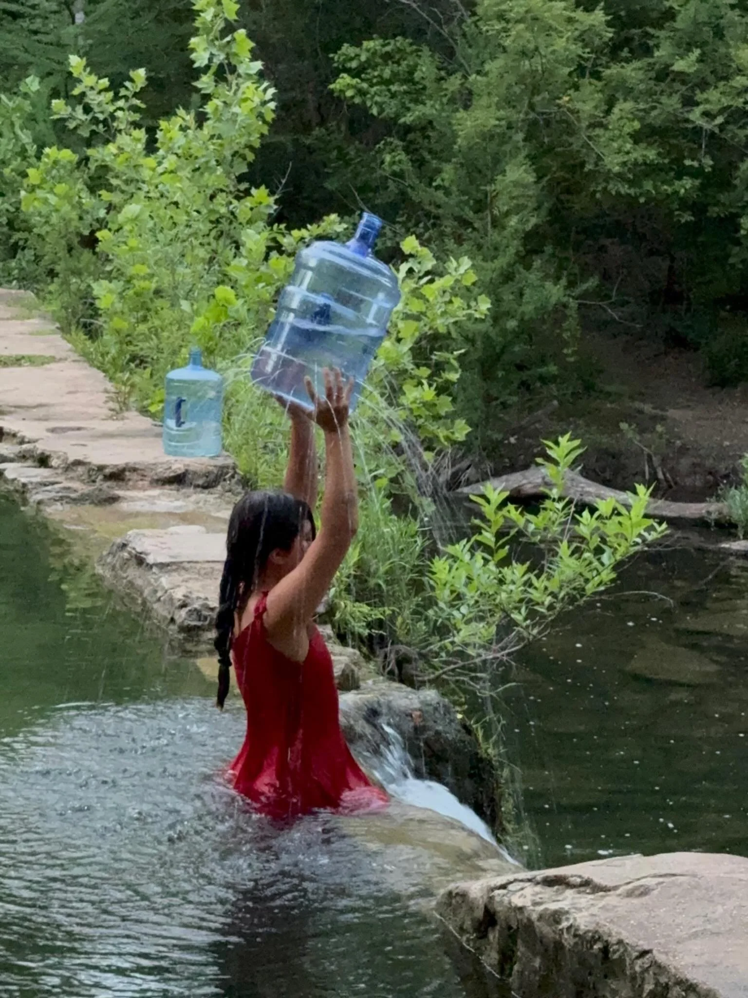 What a perfect exhibition for spring time &mdash; &ldquo;A Place in the Park&rdquo; at St Edwards Park curated by Mac Benson and Caroline Perkison @pinkracehorse @carolinoleum in Austin TX

Participating artists:
Avery Mags Duff @avery.mags.duff 
Val