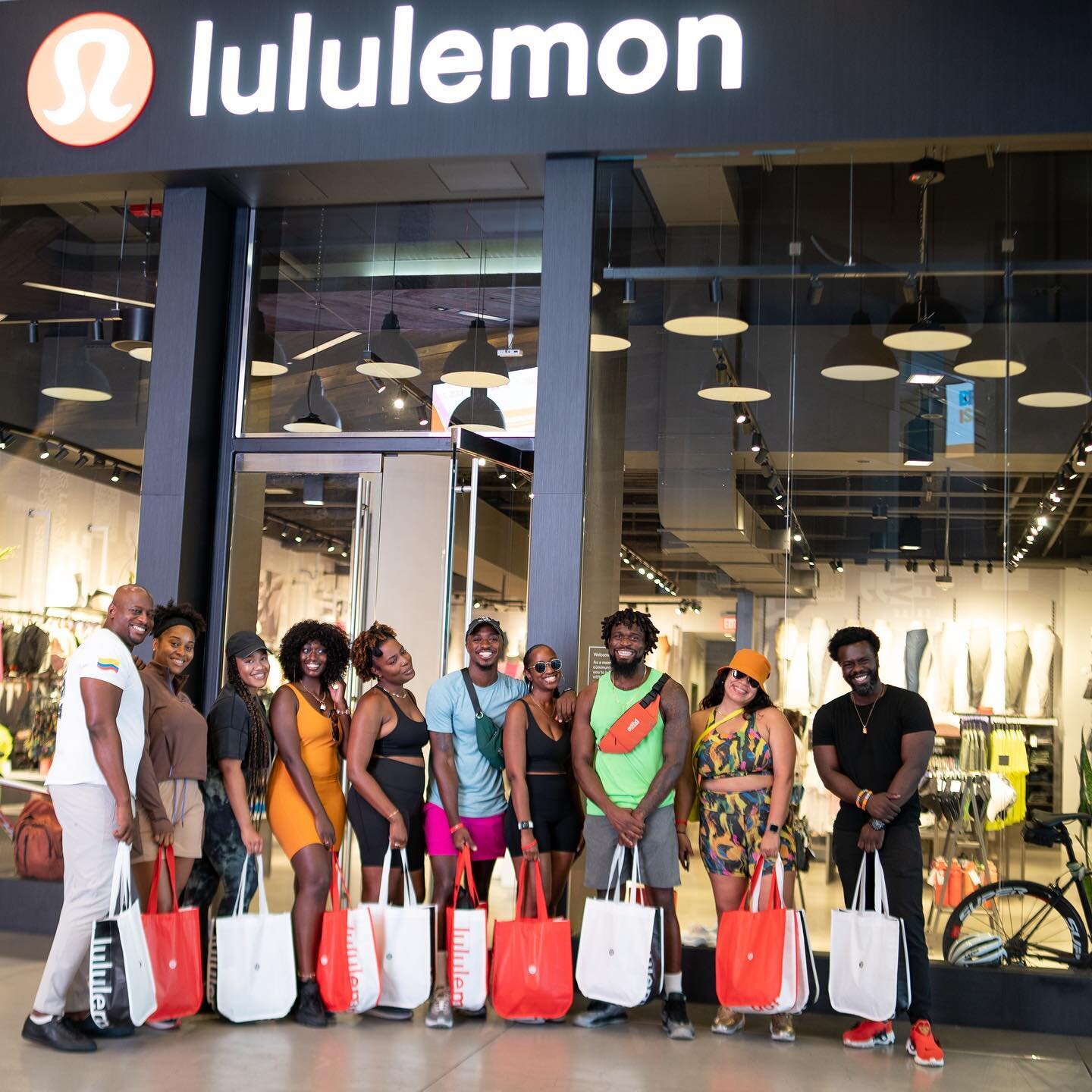 Passport Society Tribe Appreciation. 
🤎🤎🤎
As a thank you for being on two(+) trips &amp;/or supporting our brand, @lululemon Brand Ambassador Drew &amp; The PS Staff wanted to says a special &ldquo;thank you&rdquo; to some of our guests- &amp; at 