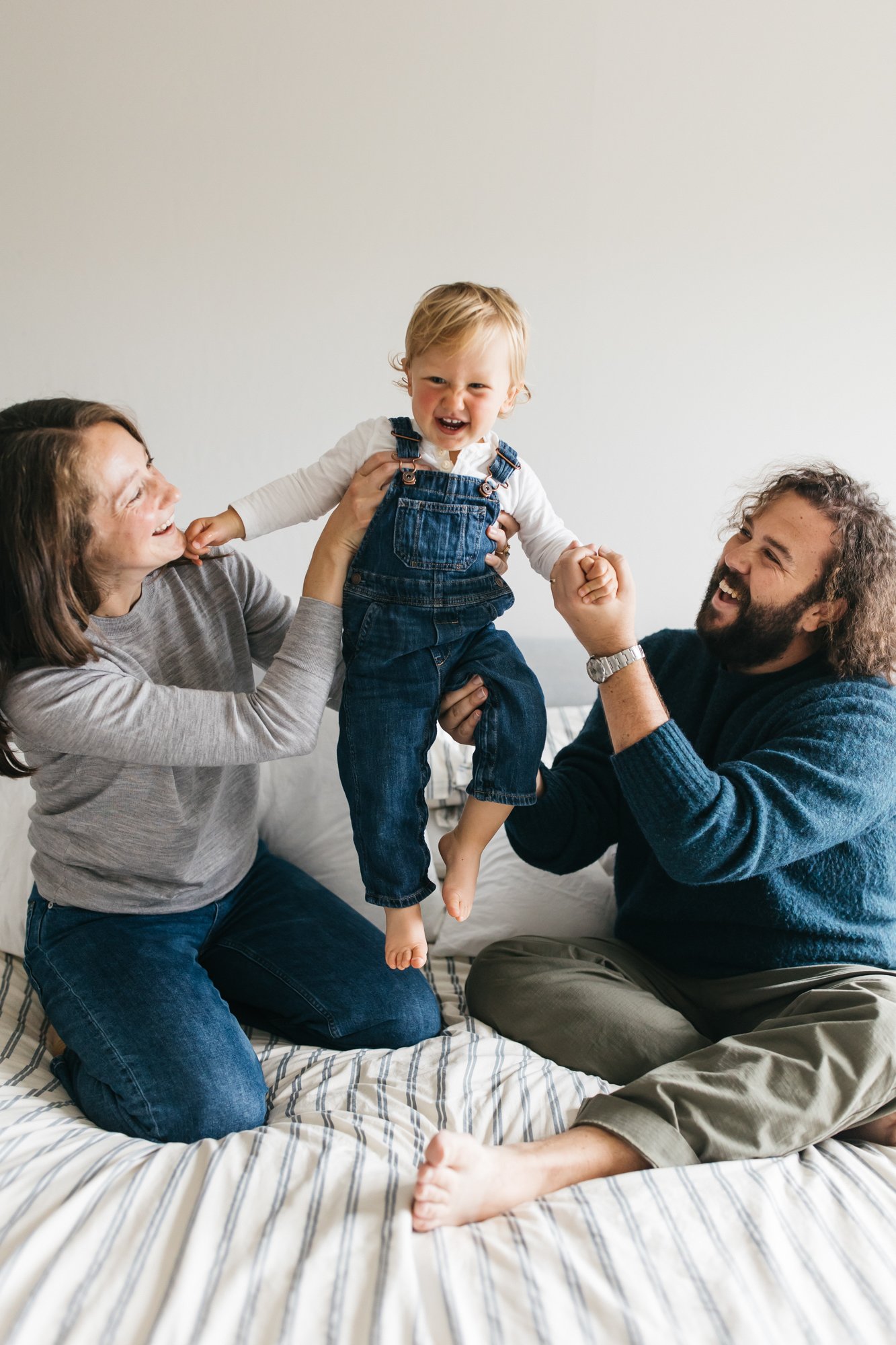 in-home family outfit photo ideas from san francisco family photographer and marin family photographer Cristin More_5.jpg