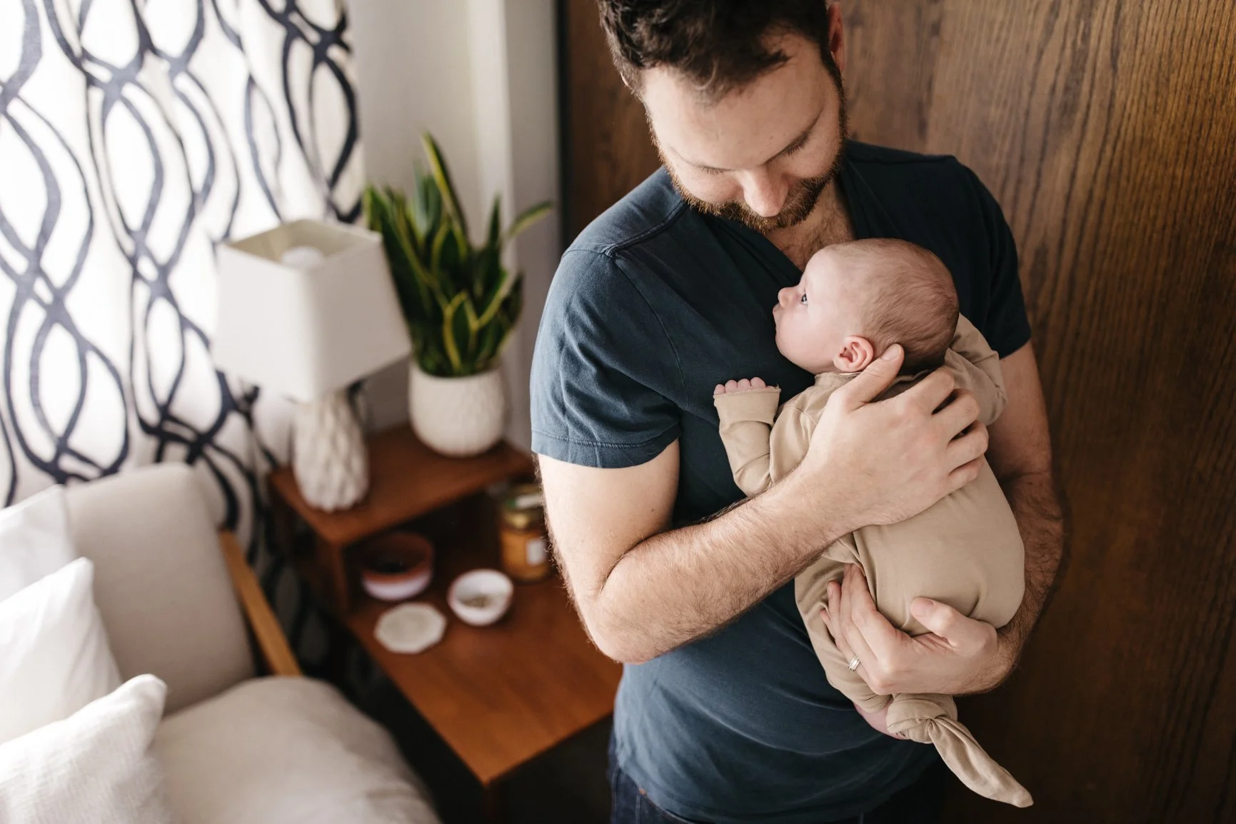 mom and dad in sausalito with baby when should we take newborn photos_31.jpg