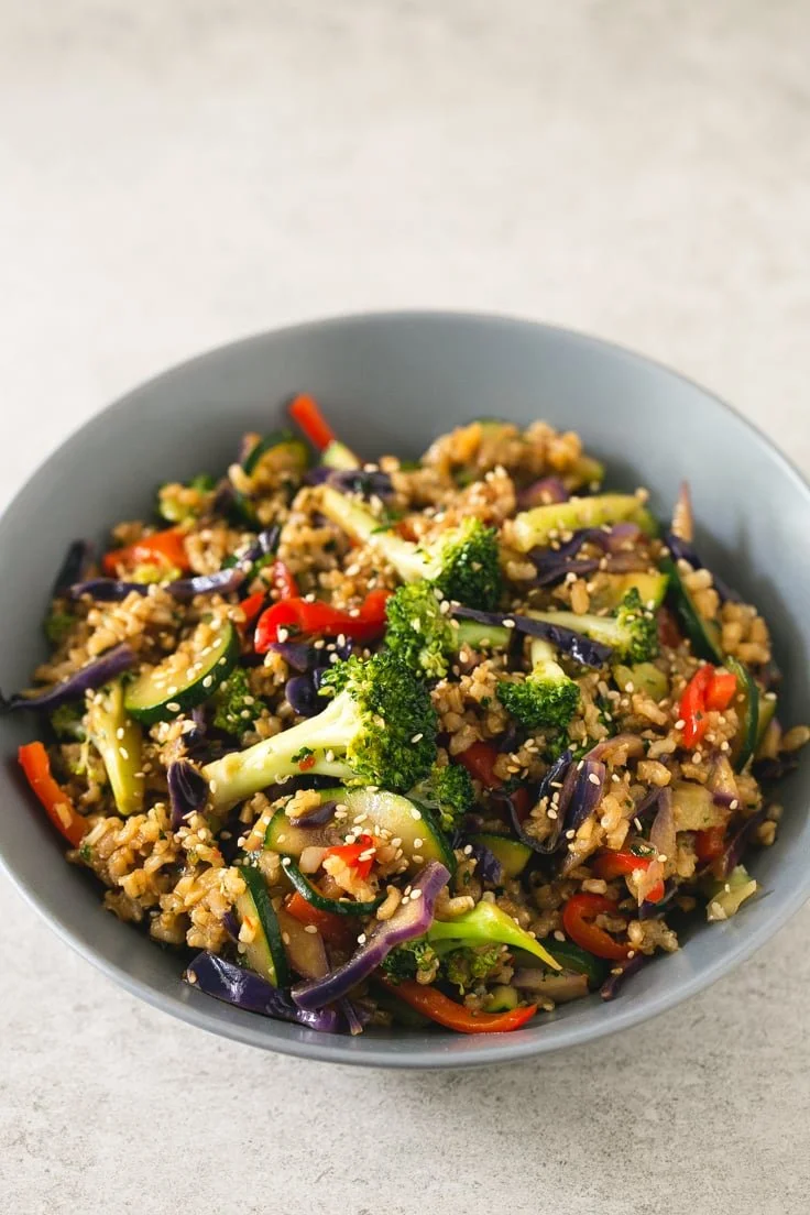 Brown-rice-stir-fry-with-vegetables-min.jpg