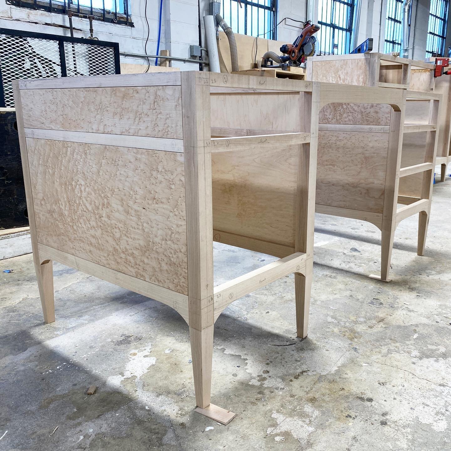 Finally all of the pieces and parts are coming together on this desk. Each Birdseye maple panel has been cut from one piece, and have been carefully composed to show motion across different sections.

A slight shadow line (intention gap) has been mad