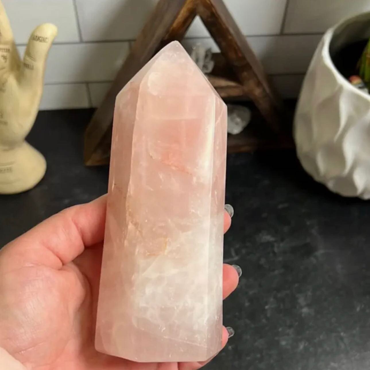 🩷 #RoseQuartz is known as the &ldquo;LOVE STONE,&rdquo; Its loving energies help to enhance self-esteem, balance emotions, and promote #love in all #situations, enabling us to see good in ourselves and in others, bringing #peace to our lives.