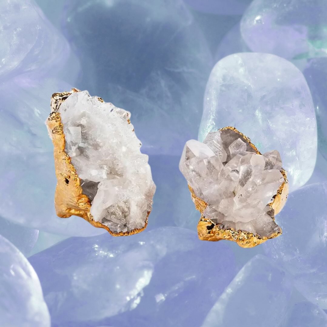 Elevate your space with the divine energy of our Gilded Quartz Cluster. Harness the spiritual power of quartz and the transformative energy of gold to create a sanctuary of harmony and enlightenment in your home. #Cluster #Quartz #Crystal #Gold #JOY