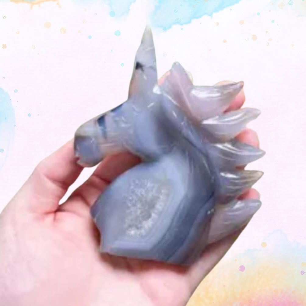 🦄 Step into the realm of enchantment and spiritual awakening with our Druzy Agate Unicorn. As a #majestic symbol of purity and spiritual transformation, this exquisite creature embodies the essence of divine energy and #cosmic wisdom. Crafted from t