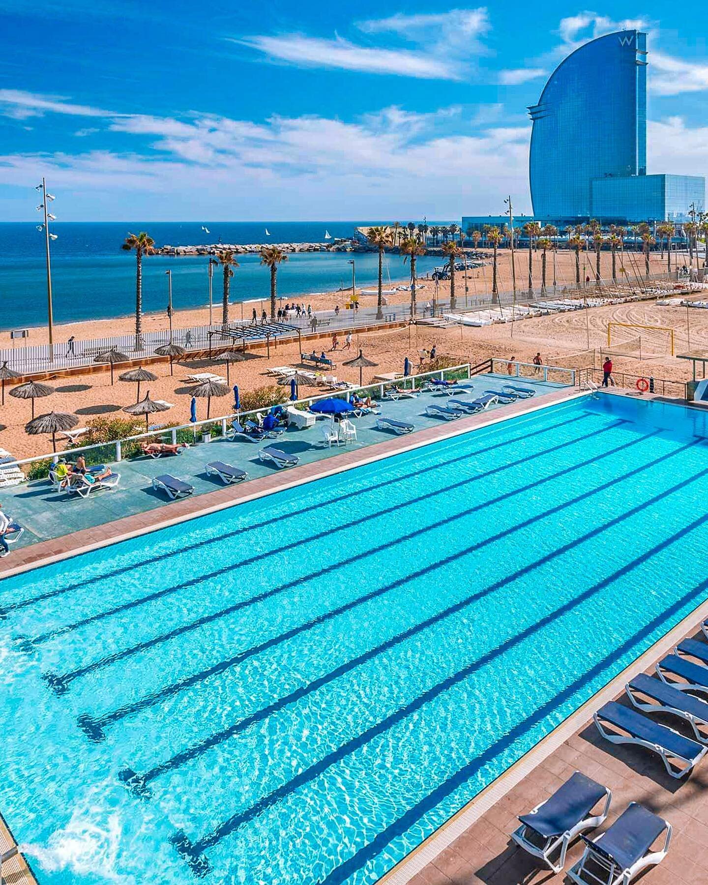 Happy place in Barcelona 😍 💦 Club Natació Barcelona is my favorite place to swim in this special city ❤️ 🏊&zwj;♂️ Is there anybody from @clubnataciobarcelona ?
.
.
#swimvenue #swimming #swimmingpool #clubnataciobarcelona #barcelona