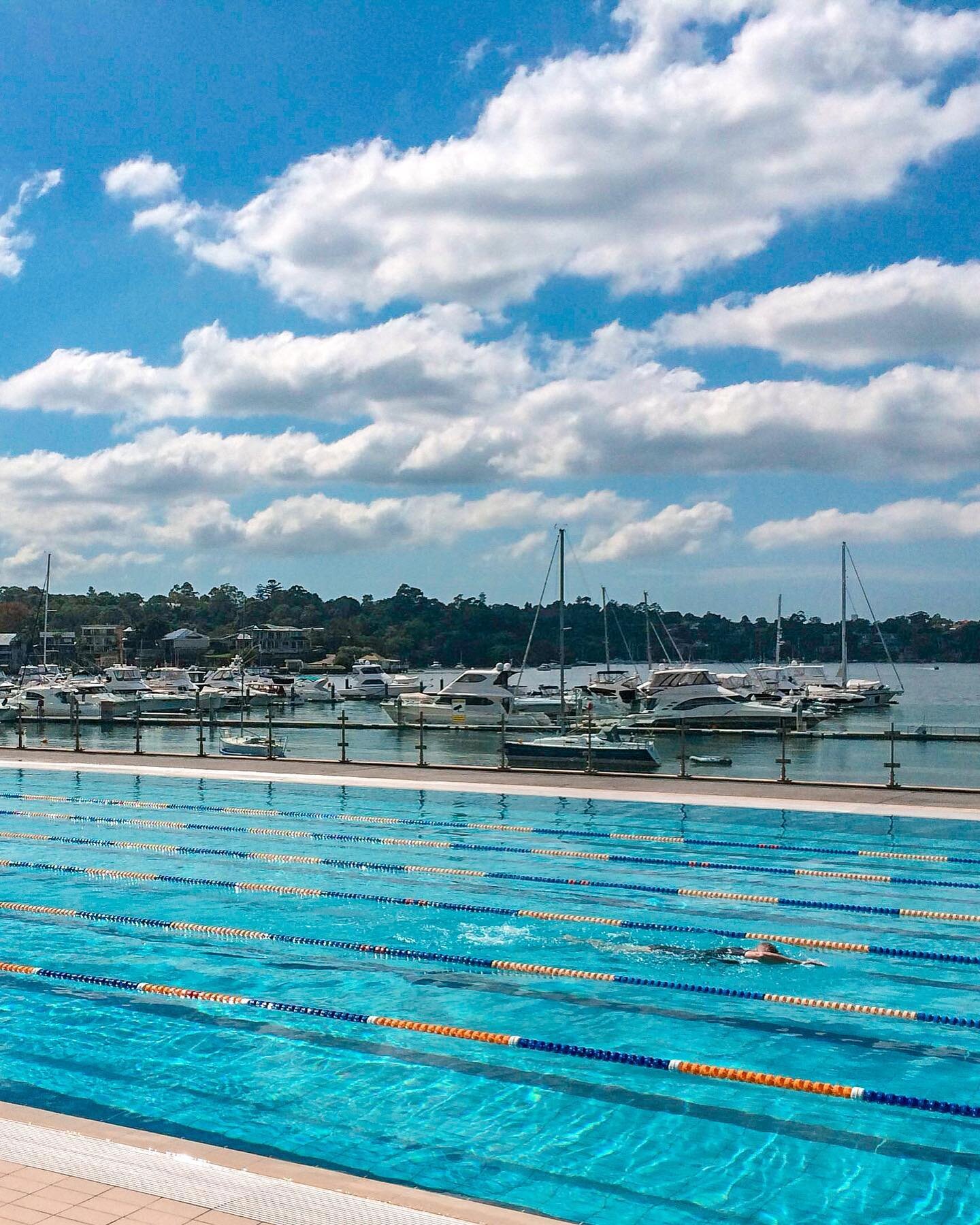 Cabarita Swimming Centre located in Concord, New South Wales is a beautiful aquatic facility overlooking the Parramatta River, perfect for the morning swim 🏊&zwj;♂️ 🧘&zwj;♀️ Who else is in love with Australian outdoor pools? 😍
.
.
#swimvenue
#swim