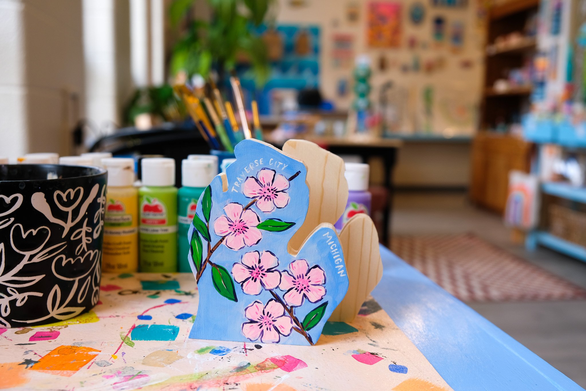 Unique Activities in Traverse City, Michigan, Paint your own pottery in traverse city, Art Retreats in Traverse City, Handmade Michigan Souvenirs