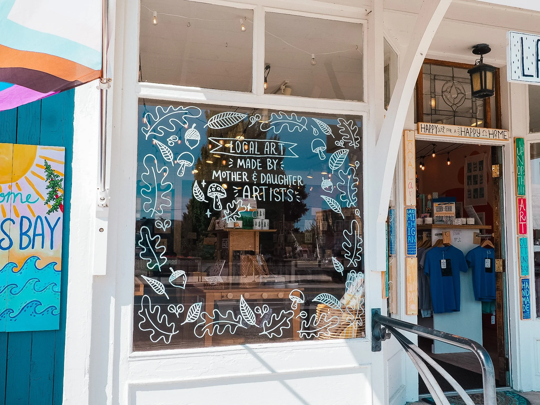 Art Gallery in Suttons Bay Michigan, Art Gallery in Traverse City, Laughing Fish Art Gallery, Whimsical Wood Fish Creations, Happy Art Galleries in Michigan