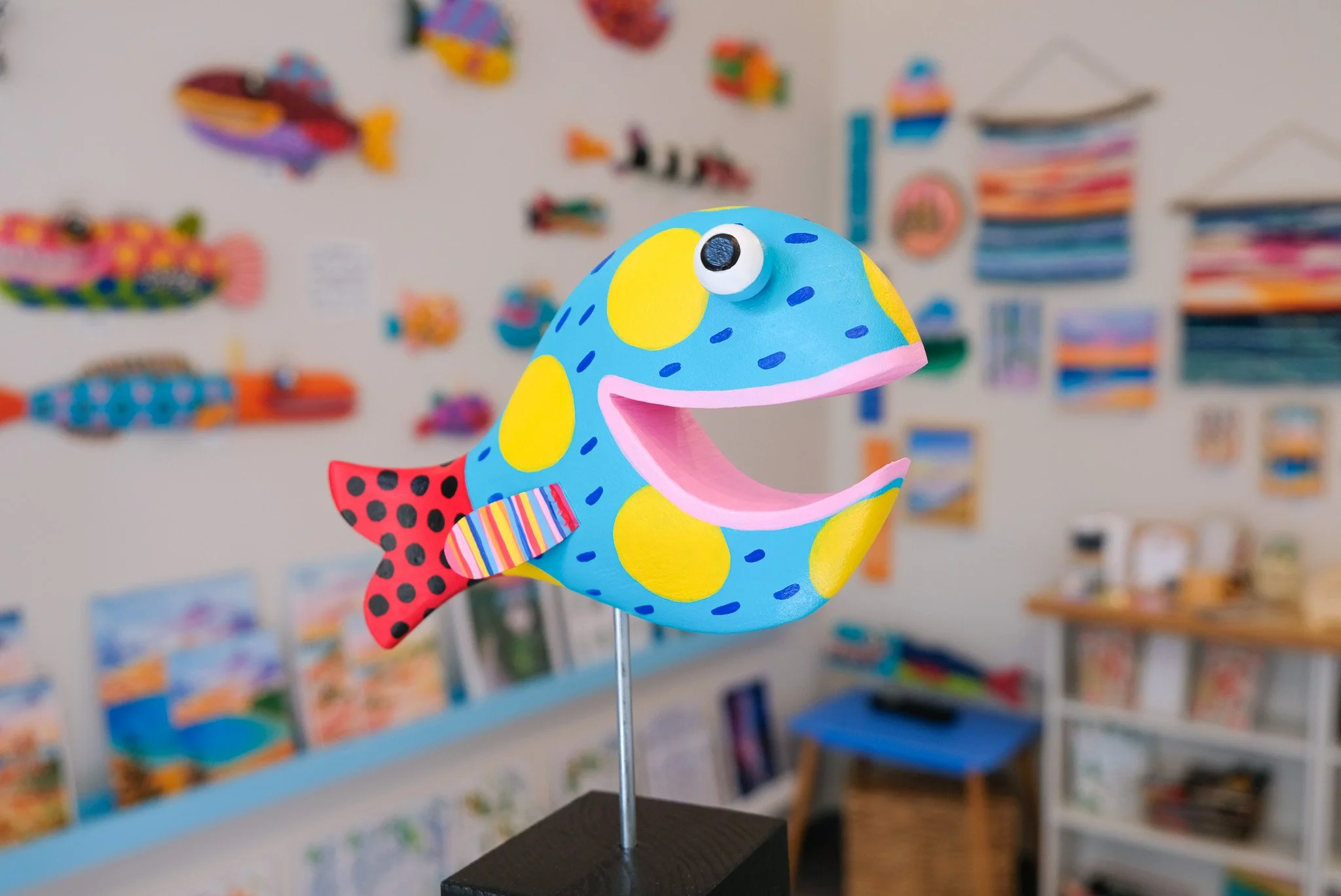 Dylan, a stand fish