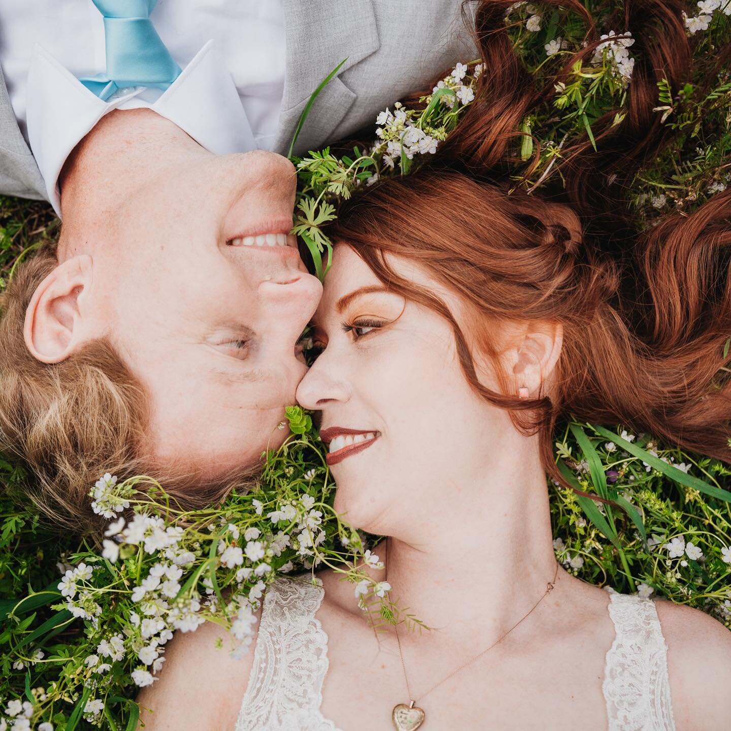 Congrats to Mallory and Ryan!  These two love birds run a sanctuary for neglected animals in Williamsburg Virginia.  They do some incredible work.  Check them out at @lifewithpigsfarmsanctuary 
 
 
#intimatewedding #dreamwedding #weddingstyle #southe