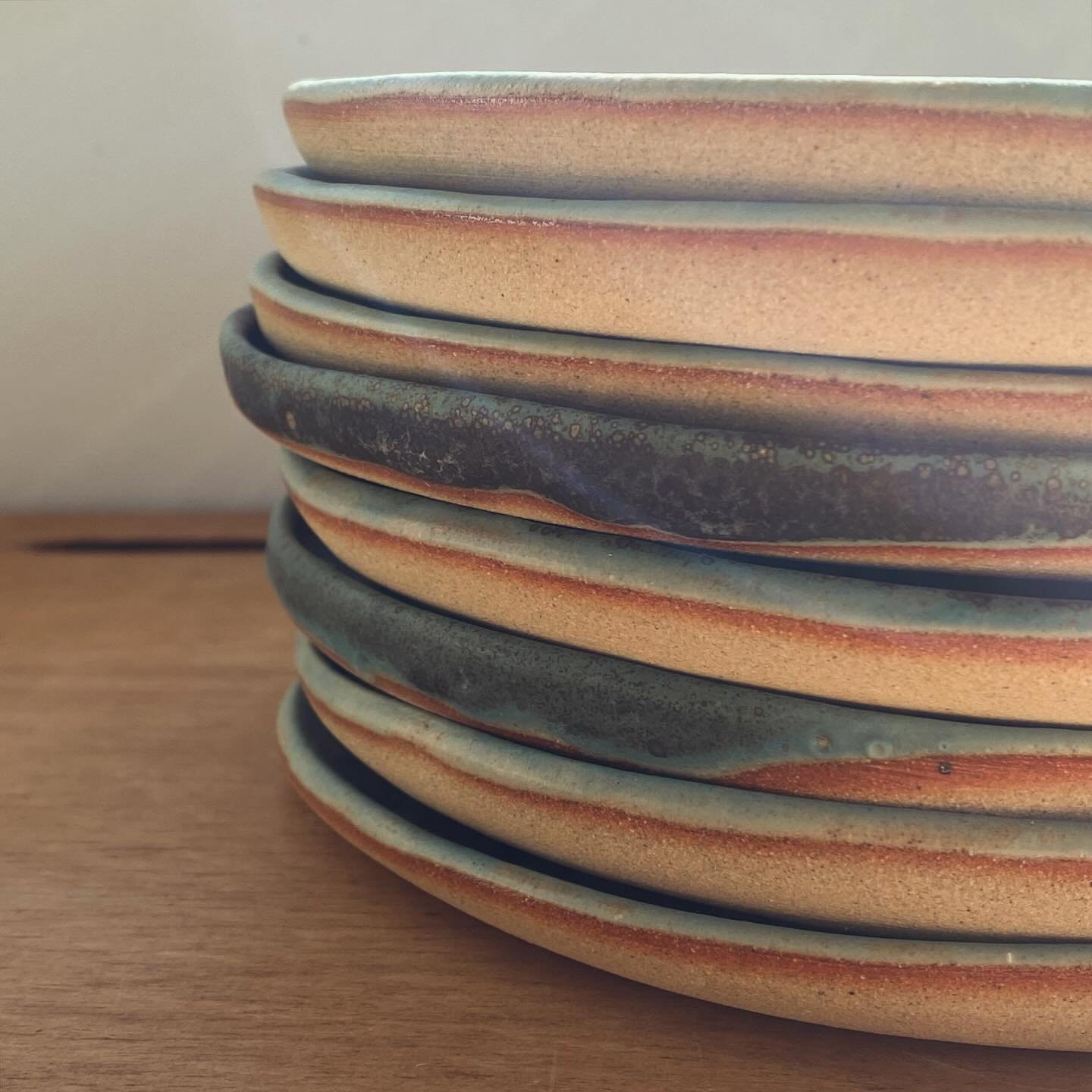 A simple stack. 
#sideplates #madewithkeanes #keanesironstone #slabbuilt