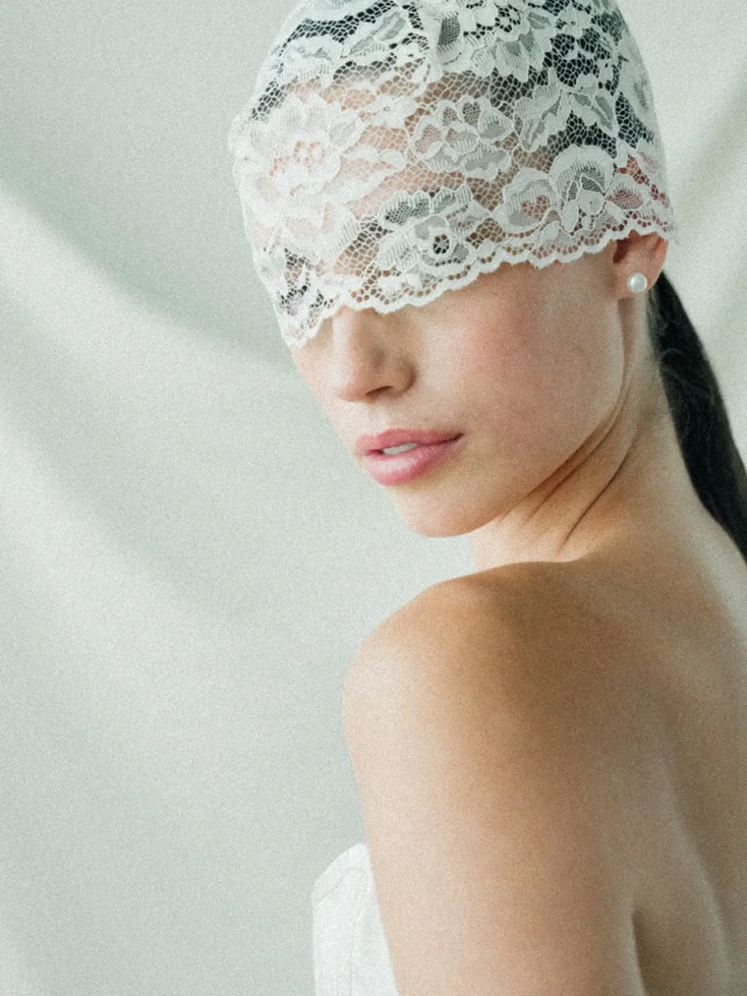 One of the Graces 🕊
A collection by @linaghoson photographed by me and with the amazing creative direction by the talented @sfdesigninc 

Model: @modemodelsintl  @jennalindstein 
HMUA : @blushandcocobrides
Studio: @thegallerystudioyyc 

CALGARY WEDD