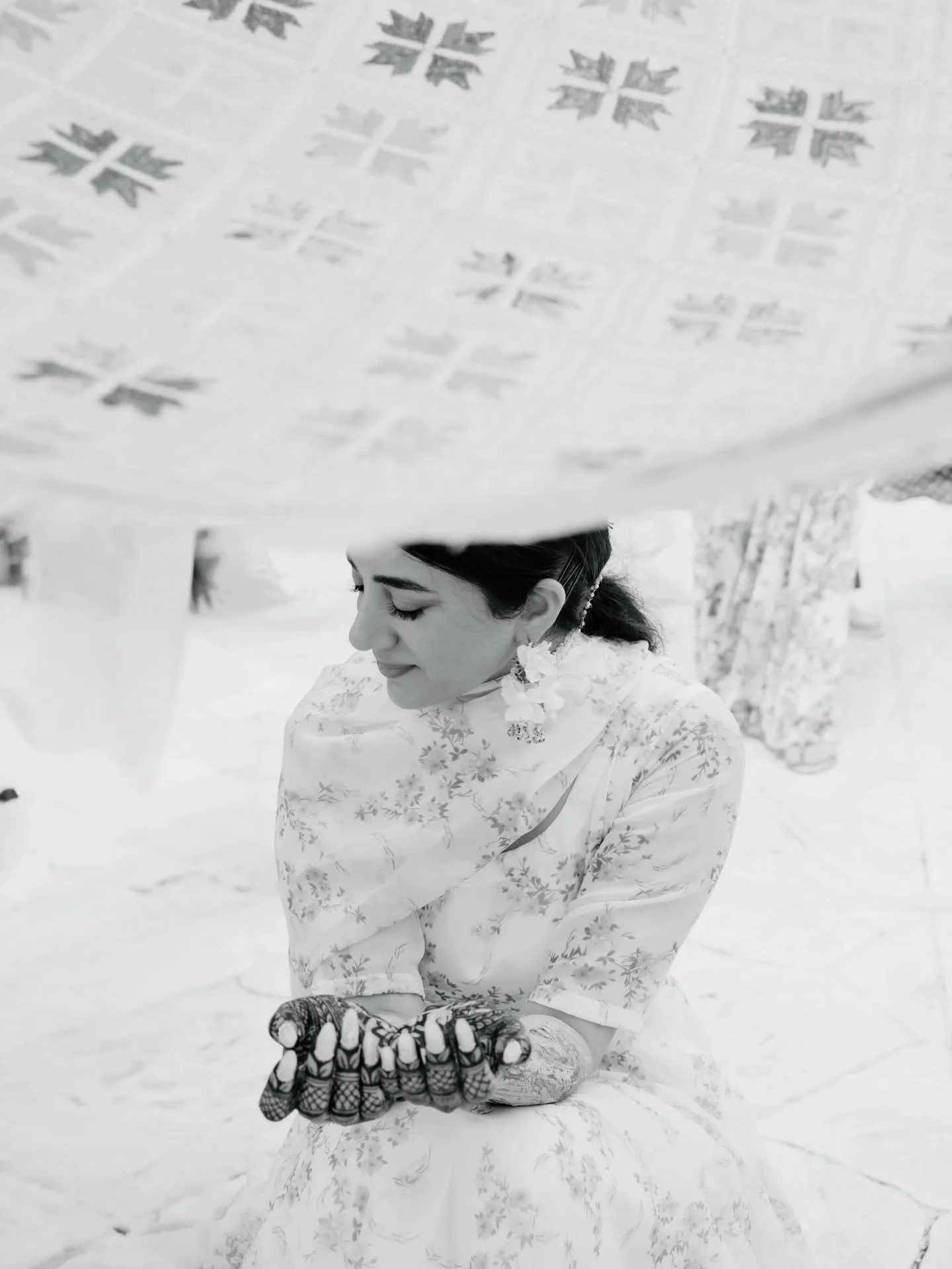 I just realized that I haven't share a lot of this wedding we did at @moonpalacecancun 

Here is the beautiful @nimi_mann at the haldi 

Venue: @moonpalacecancun
Photo and video : @omweddingstorytelling
HMUA: @glamourdollsstudio 

Indian weddings | c