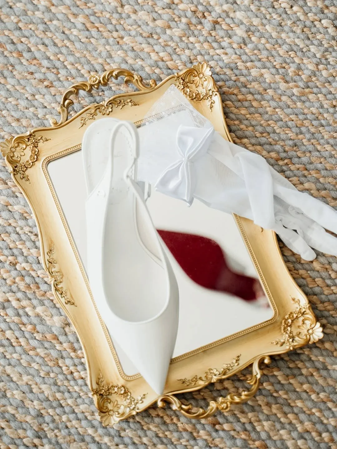 Red is my favorite color ❤️

Shoes: @christianlouboutin

Calgary wedding photographer |  editorial wedding photographer | Edmonton wedding photographer | cancun wedding photographer